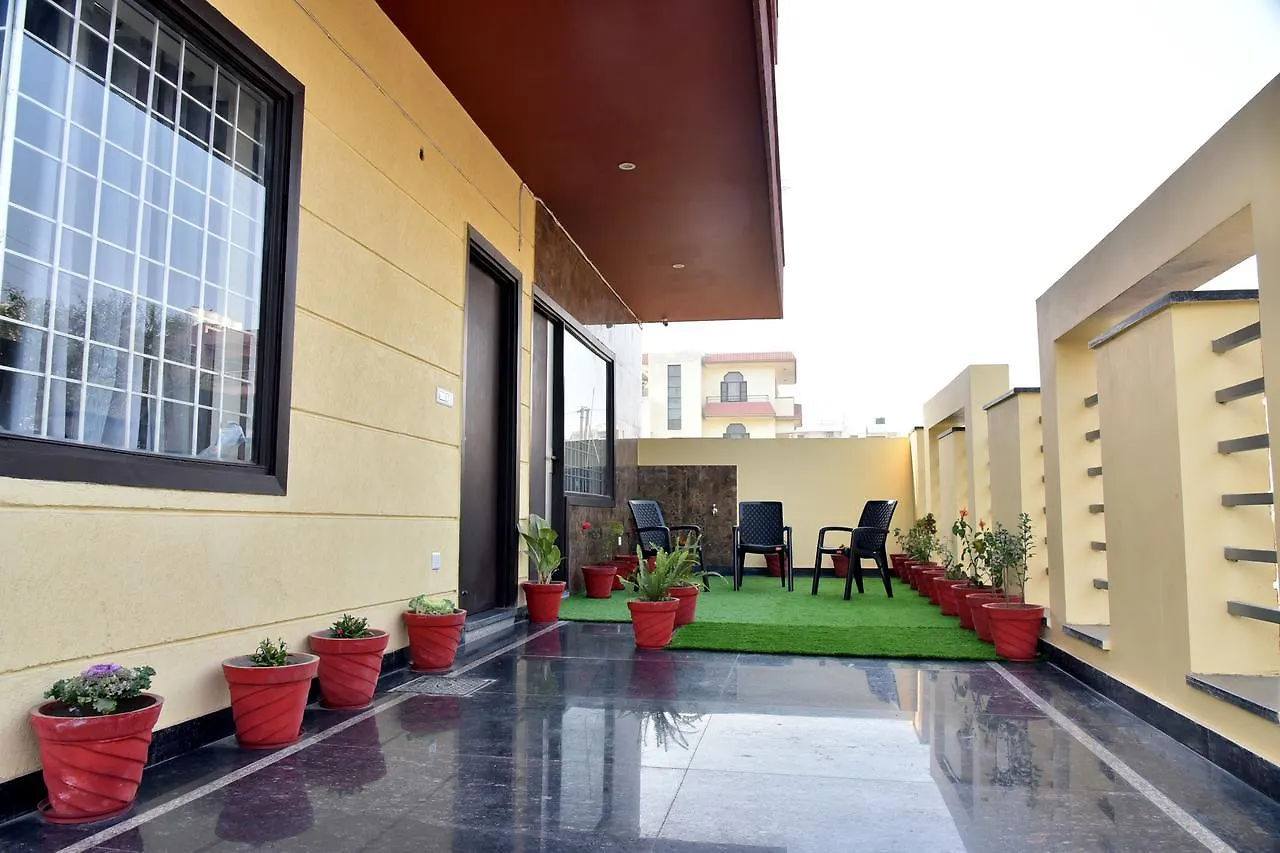 غورغاون The Pinnacle House 0*,  الهند